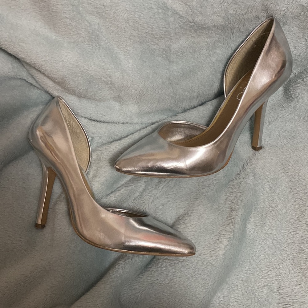 BCBG Paris Silver Jaze D’orsay heel size 8